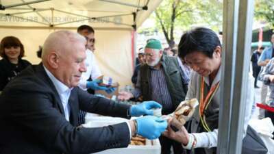 Cantık Günü’nde uzun kuyruklar: Turistler tadına hayran kaldı