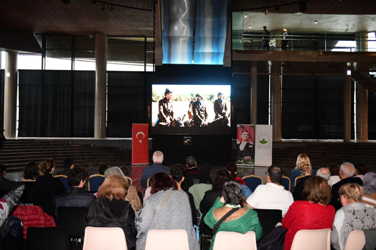 Osmangazi Belediyesi ‘Atatürk 2’ Filmini Bursalılarla Buluşturdu