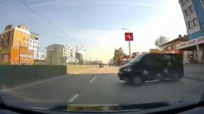 Bursa'da el freni çekilmeden park