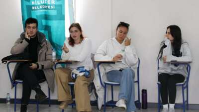 Gençler iklim krizini doğada ele aldı 