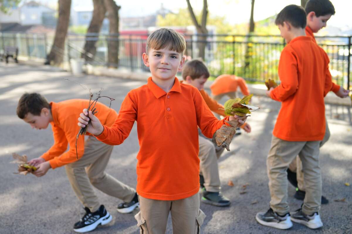 Sonbahar Yaprakları Osmangazi’de sanata dönüştü