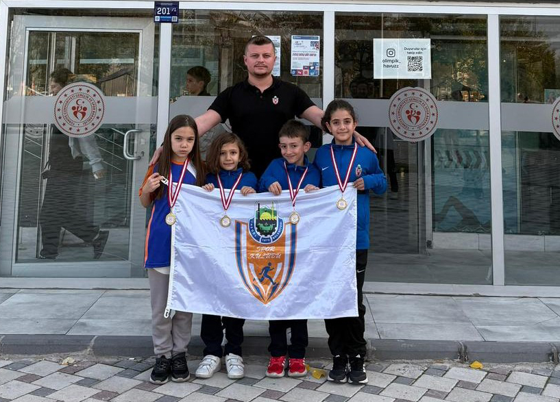 İnegöl Belediyespor Yüzmede Türkiye Dereceleriyle Döndü