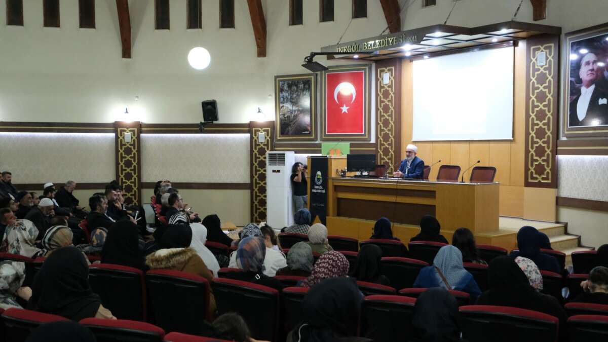 İnegöl’de Aile Okulunda “Tesettür ve Mahremiyet” konusu işlendi