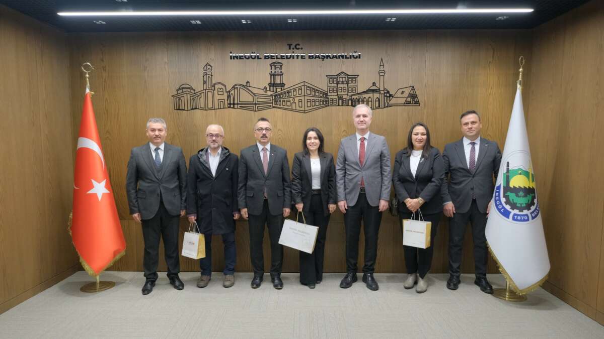 İnegöl’de Öğretmenler Günü Atık Pil Kampanyasında kazananlar eçıklandı