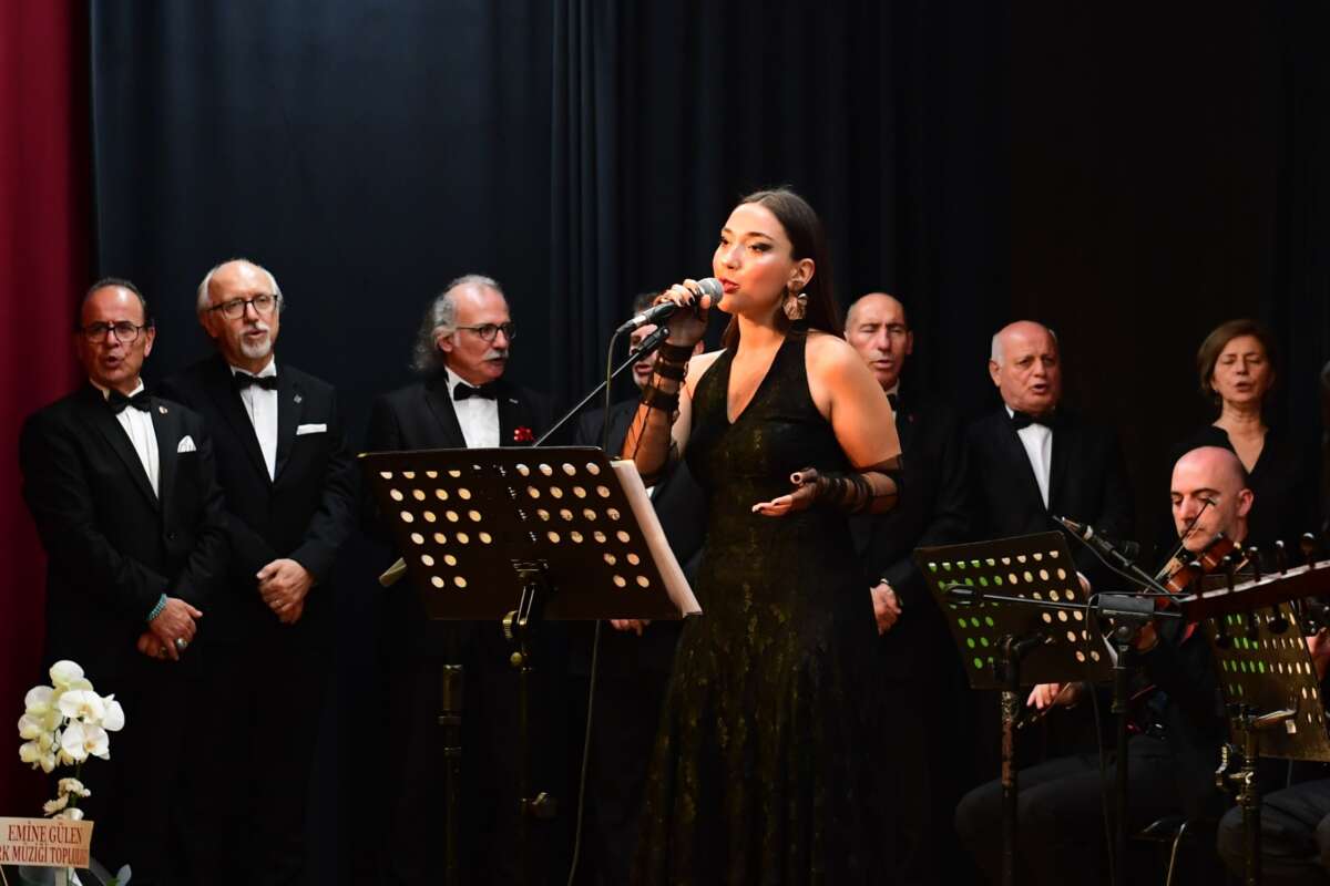 Osmangazi’de Ulu Önder Sevdiği Türkülerle Anıldı