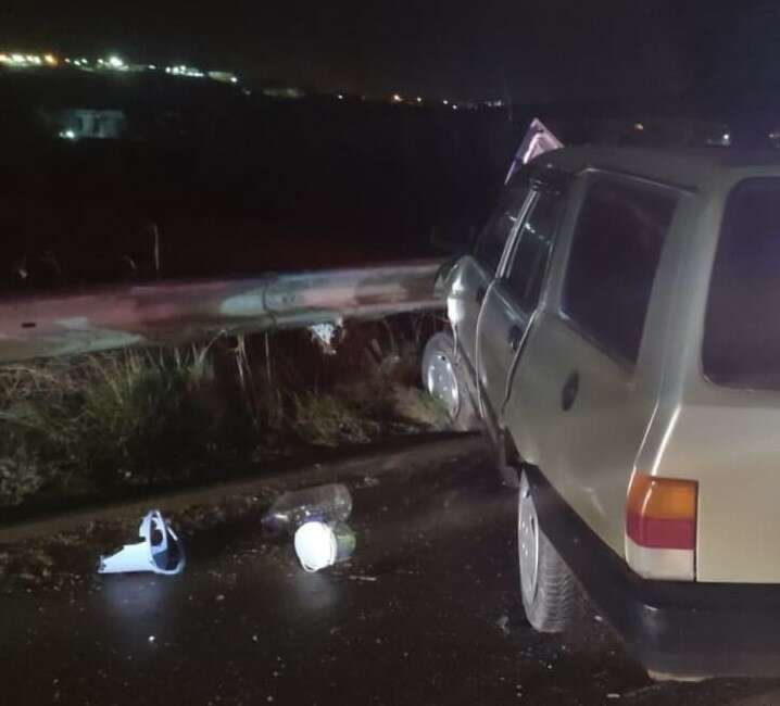 Kontrolden çıkan otomobil refüje çarptı, 1 kişi yaralandı Bilecik'te seyir halinde kontrolden