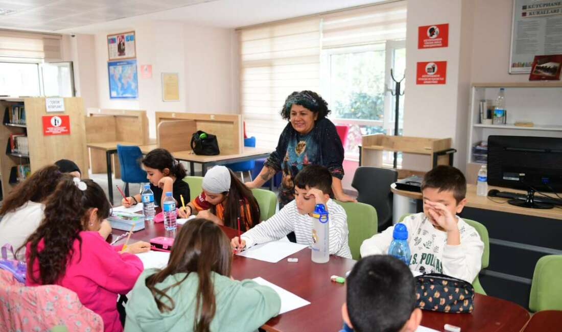 Osmangazi’de çocuklar hayallerini kağıda döküyor Osmangazi Belediyesi’nin düzenlediği Küçük