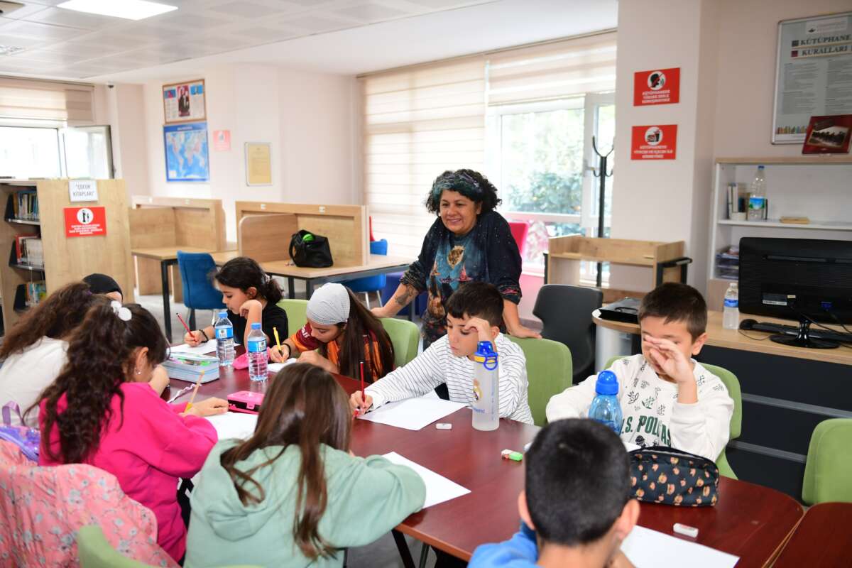 Osmangazi’de çocuklar hayallerini kağıda döküyor