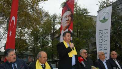 Başkan Erkan Aydın İstiklal Mahallesi’nde vatandaşlarla buluştu