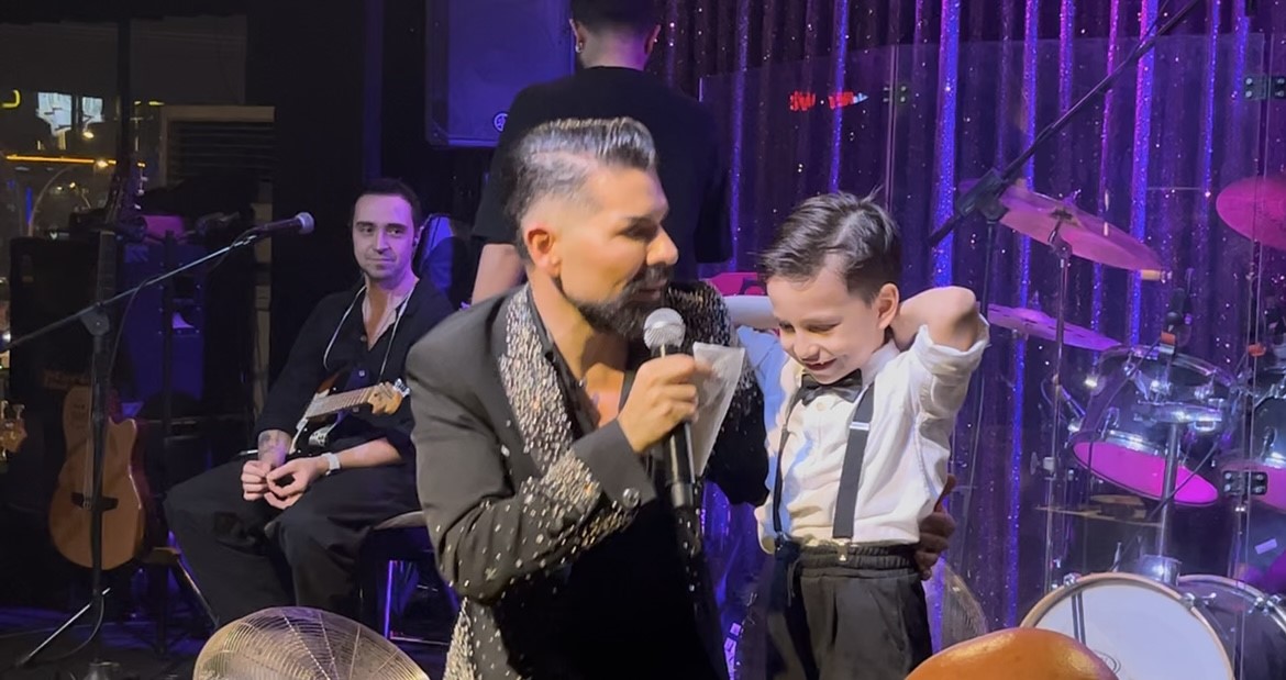 Mehmet Çevik Bursa’da sahneyi yıktı geçti: “Benim sahnemde cadılara yer yok”