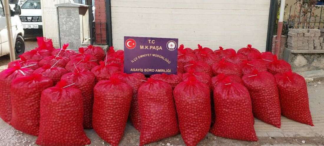 Mustafakemalpaşa’da hırsızlar 46 çuval ceviz ile yakalandı Bursa'da Mustafakemalpaşa İlçe Emniyet