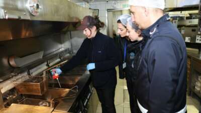 Nilüfer’de zincir restoranlara sıkı denetim