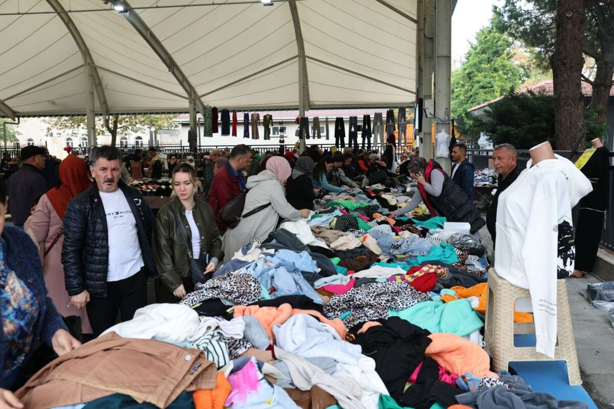 Nilüfer’in 7’nci giyim pazarı açıldı