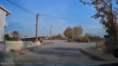 Bursa’da ailesiyle birlikte ilerleyen otomobil