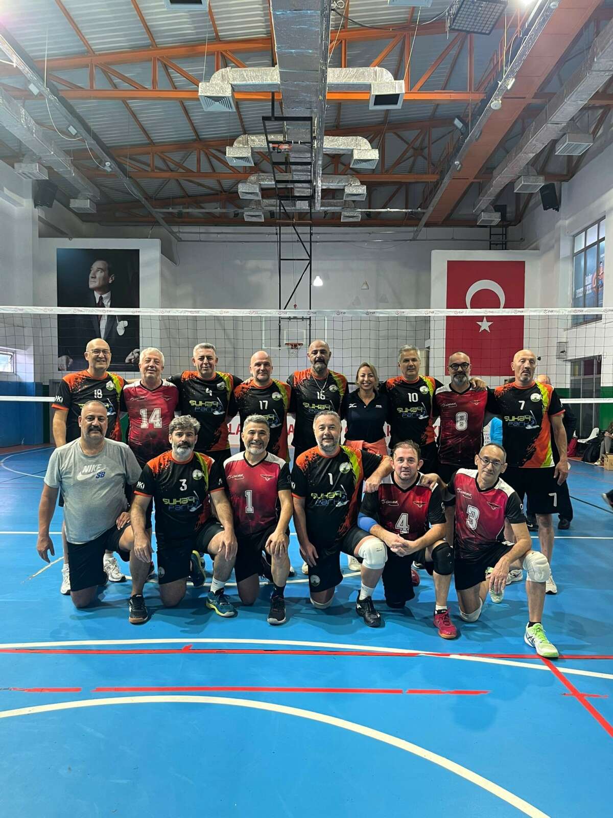 Osmangazi’nin Veteran Voleybolcuları zirveye çıktı