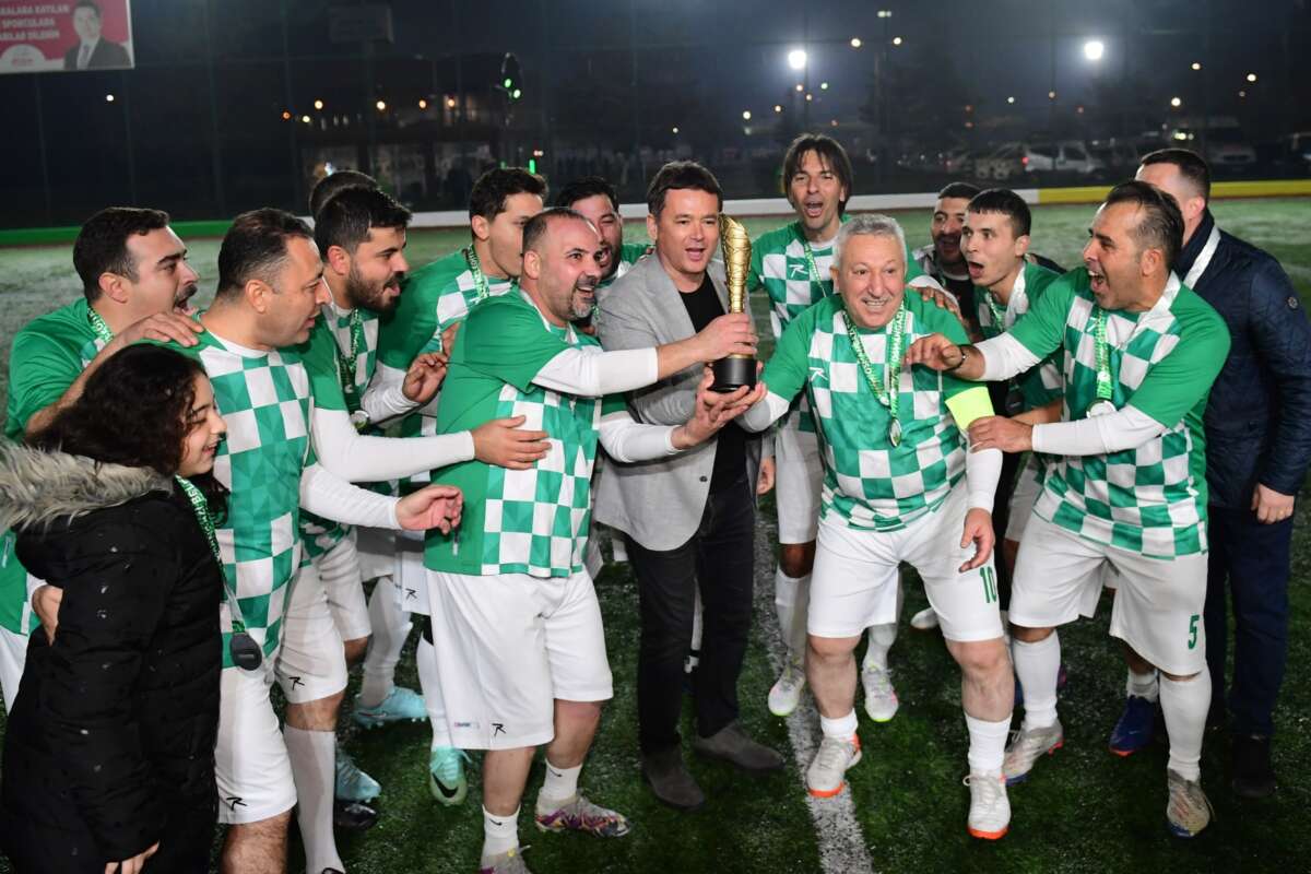 Osmangazi’de 13. halı saha turnuvasının şampiyonu açıklandı