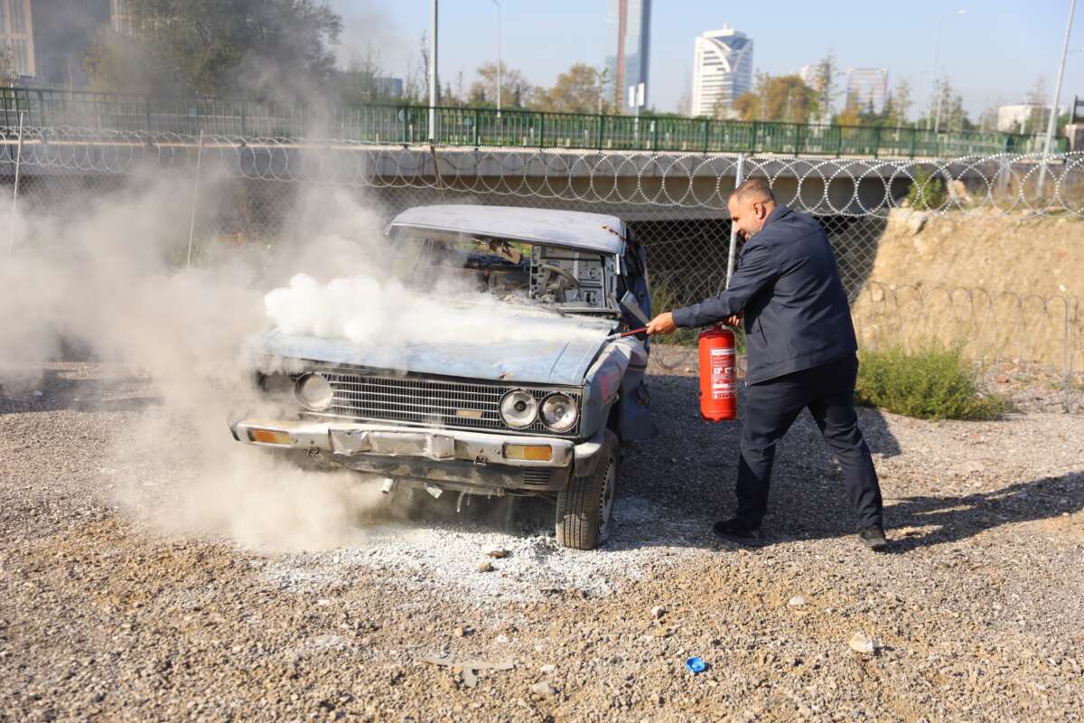 Otobüs şoförlerine yangın söndürme eğitimi