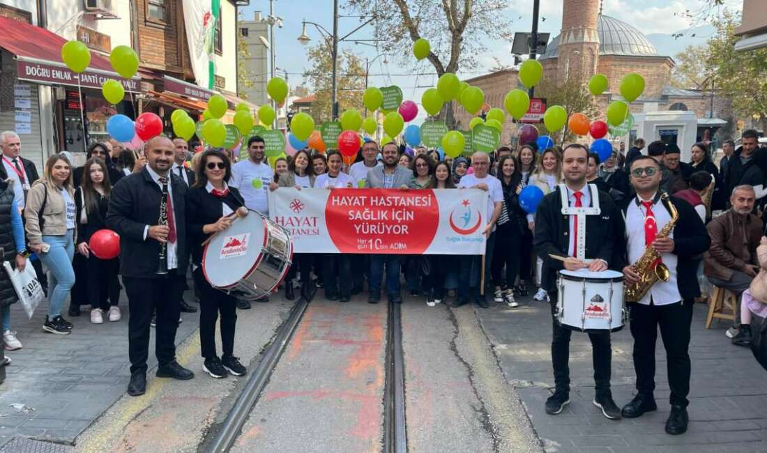 Sağlık çalışanları diyabete dikkat çekmek için yürüdü Dünya Diyabet Günü'ne dikkat