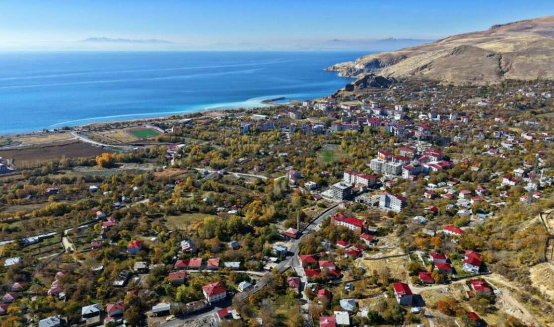Sonbaharın En Güzel Hali: Bitlis ve Van Gölü