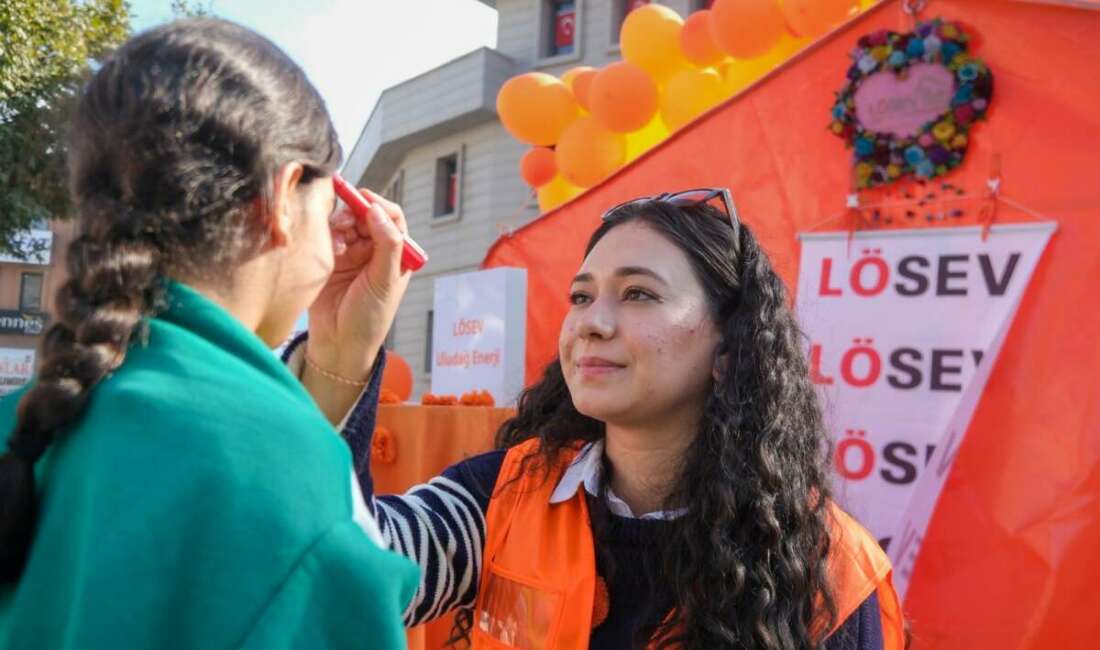 Uludağ Enerji ve LÖSEV, ‘Turuncu Çadır’da bir araya geldi Uludağ Enerji, her yıl