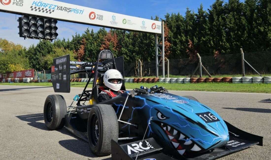 Uludağ Üniversitesi, ilk elektrikli formula aracını OTTOSEM Zirvesi’nde tanıtacak Bursa Uludağ Üniversitesi öğrencileri, ilk