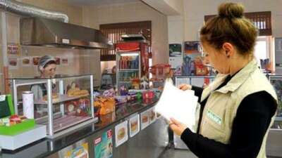 Zabıta ekiplerinden okul kantinlerine sıkı takip