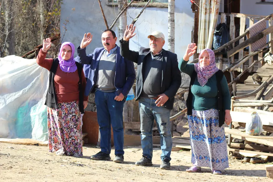63 Yıldır ayrı kalmayan kardeşler: Hayat boyu omuz omuza