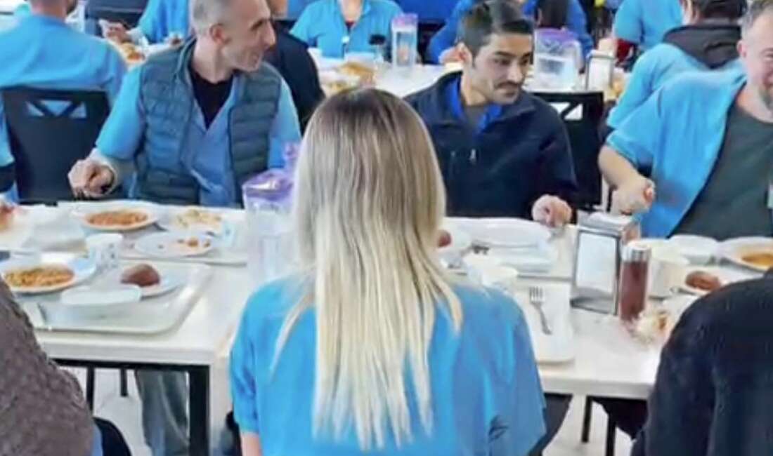 MESS’in teklifine Yazaki işçilerinden çatal-kaşıklı protesto Bursa'nın Mudanya ilçesindeki Yazaki