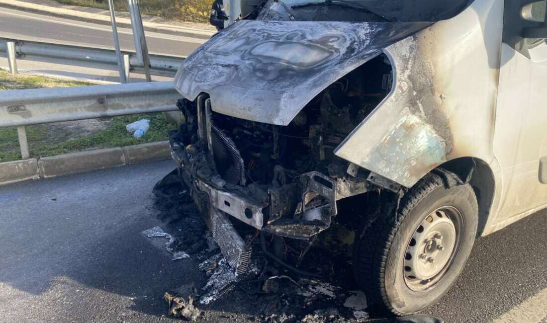 Bursa’da minibüs yangını: BUSKİ Ekipleri yangının büyümesini önledi Bursa'nın Mudanya ilçesinde bir