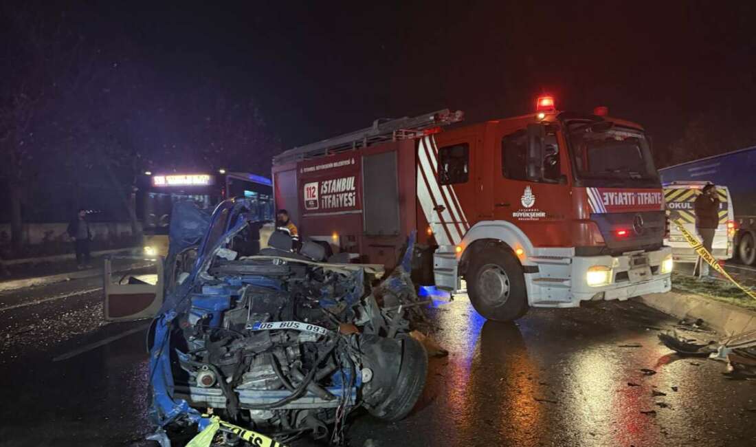 Başakşehir’de zincirleme kaza: 2 ölü, 6 yaralı Başakşehir'de kontrolden çıkan beton