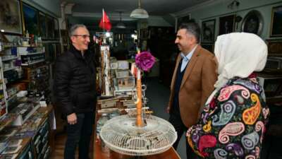 Başkan Yılmaz, Kurtuluş Caddesi’nde esnafla buluştu