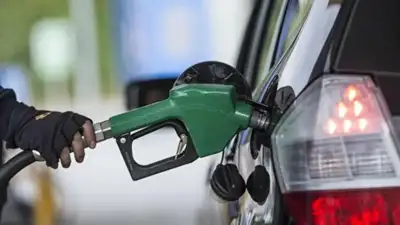 Benzin fiyatlarında indirim yapılması bekleniyor.