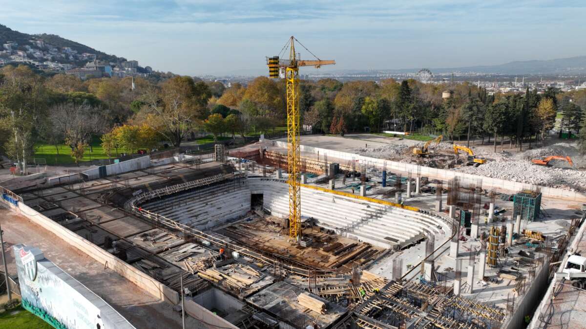 Bursa Atatürk Spor Salonu hızla yükseliyor