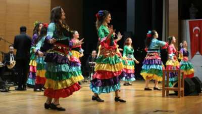 Bursa’da “Balkan ve Roman Gecesi” coşkusu