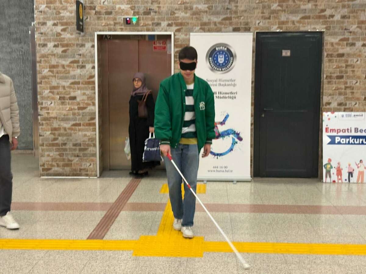 Bursa’da Engelli bireylerin yaşam mücadelesi metroya taşındı