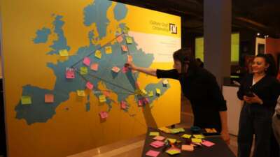 Bursa’da Göçmenlerin yolculuğu ‘Kimlik’le sergilendi