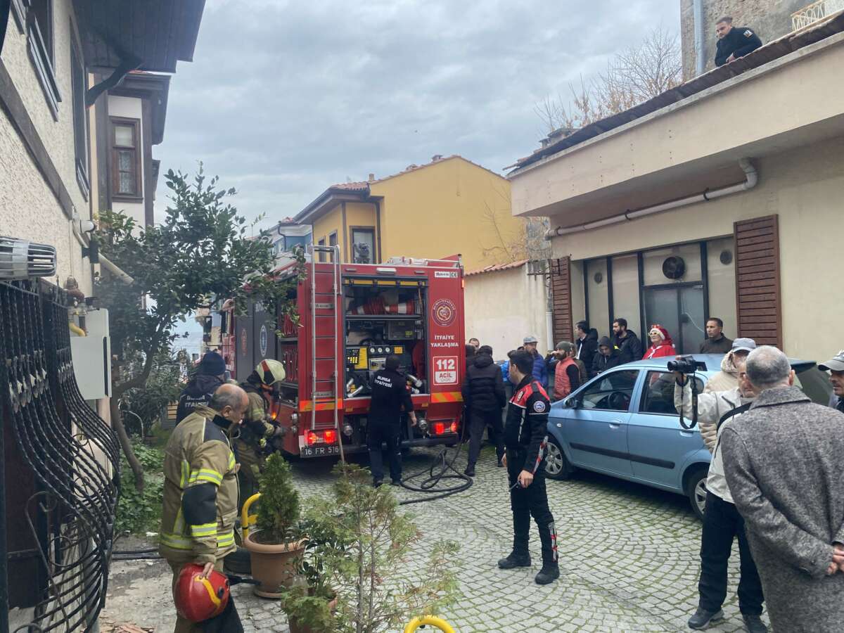 Bursa’da yangında akvaryumdaki balıklar kurtuldu