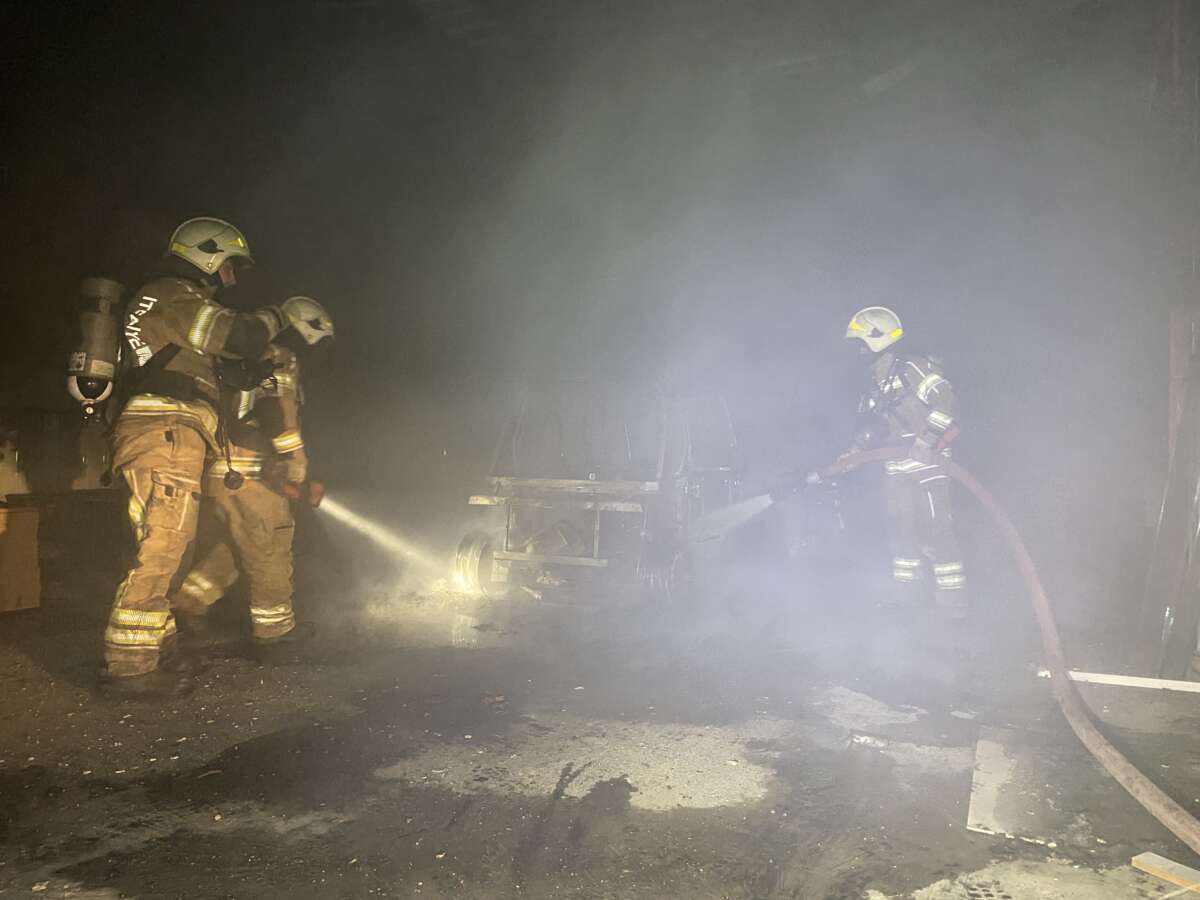 Bursa’da atölye yangını: Araç ve ATV yandı