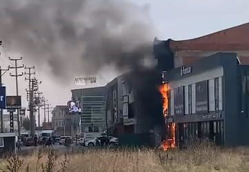 Bursa’da elektrik panosundan çıkan yangın işyerine sıçradı