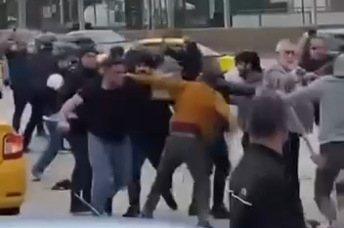 Bursa’da savaşı andıran sokak kavgası kamerada