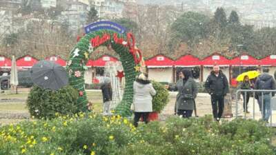 Bursa’da lapa lapa yağan kar,