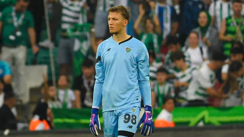 Bursaspor Başkanı Enes Çelik’ten Kerem Matışlı’ya anlamlı jest Bursaspor Başkanı Enes Çelik,