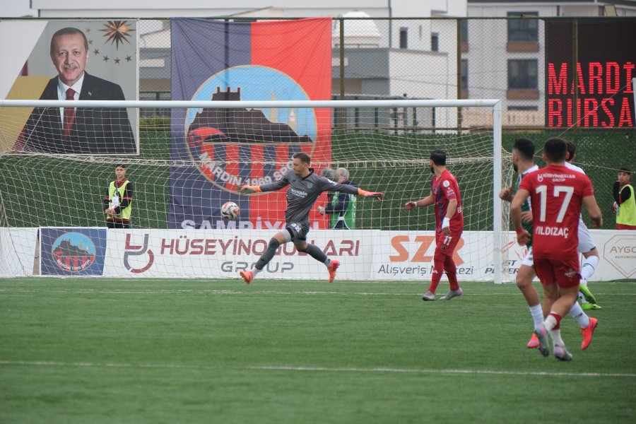 Bursaspor’da Penaltı Kurtaran Kerem sakatlandı Nesine 2. Lig Kırmızı