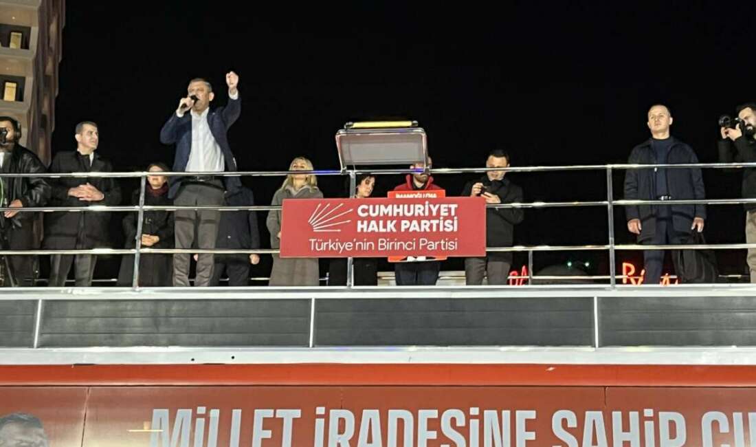 CHP Genel Başkanı Özgür Özel, Güngören’deki mitinge katıldı