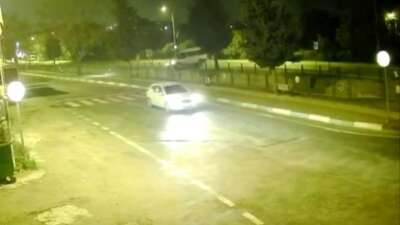 Bursa'da kontrolden çıkan minibüs dereye