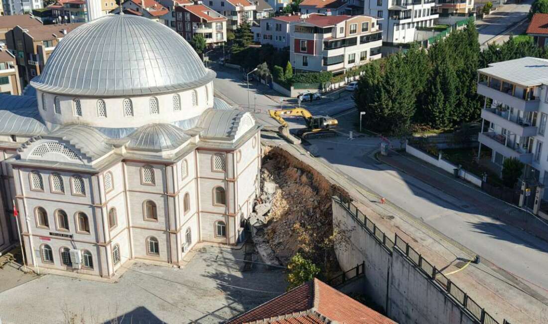 Dikkatli yaşlı kadın 31 öğrencinin hayatını kurtardı Bursa'nın Nilüfer ilçesinde sabah