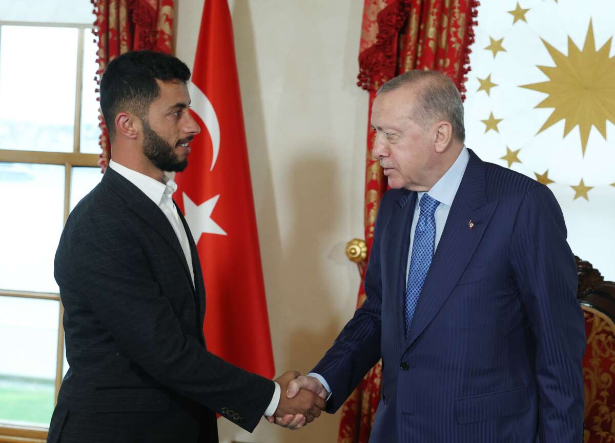 Erdoğan, Oscar’lı yönetmen Basel Adra’yı kabul etti