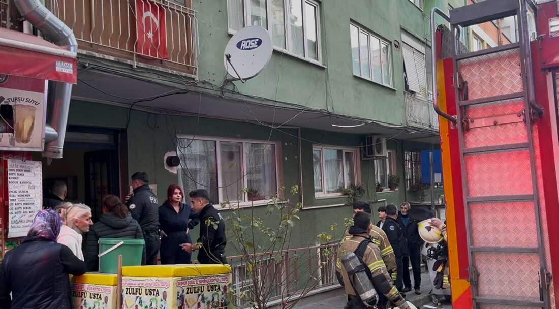 Bursa'da bir kişi, eşiyle