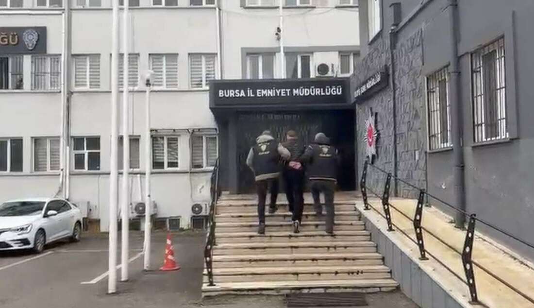  Bursa'da husumetlisini cadde ortasında