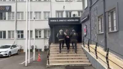  Bursa'da husumetlisini cadde ortasında silahla